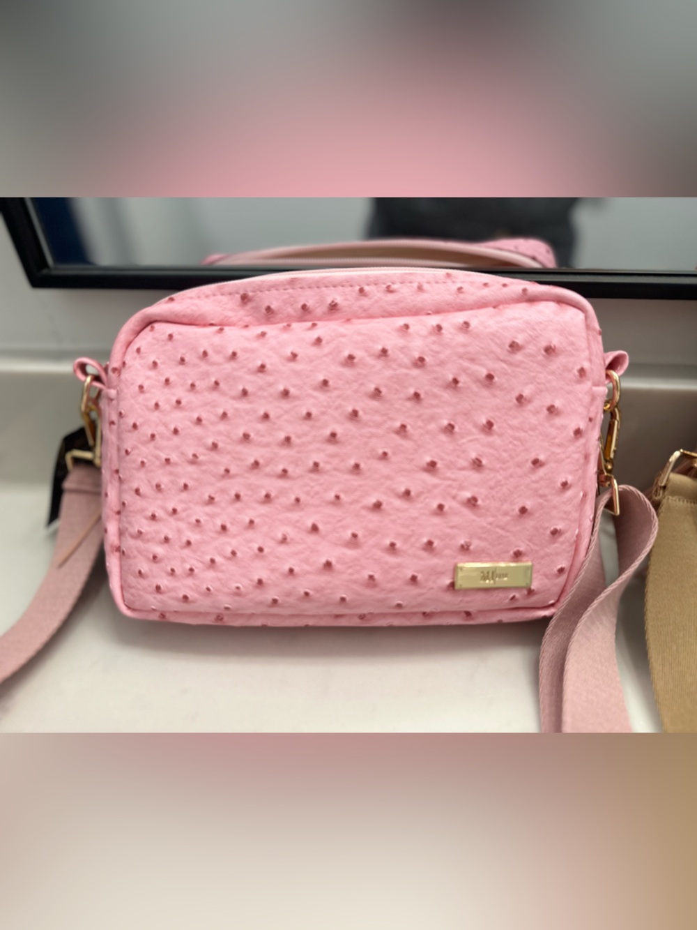 NWT Makeup Junkie Luxe Uptown crossbody in pink Ostrich